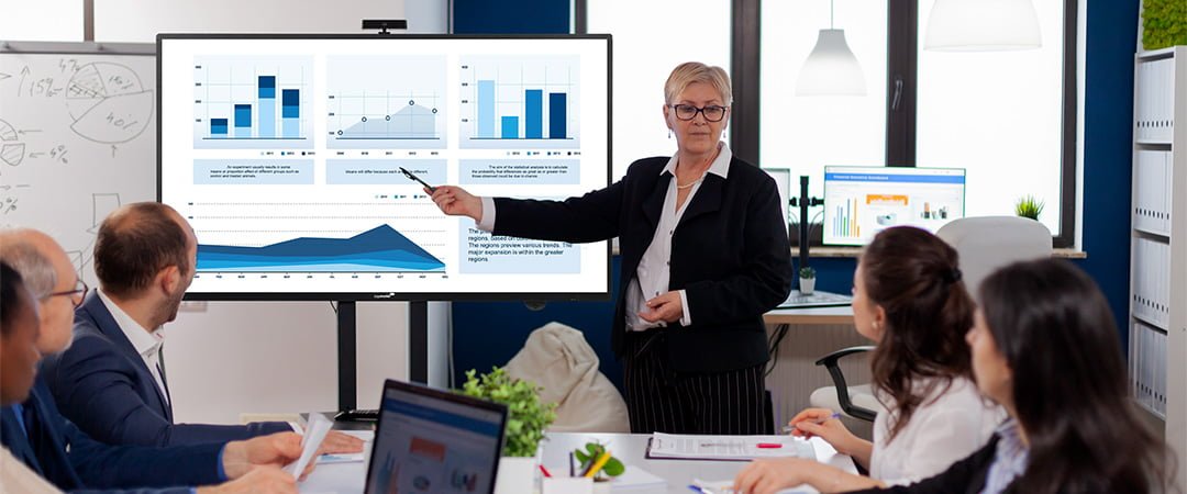 Toepassing van de AirServer Connect 2 tijdens een onderwijs vergadering.